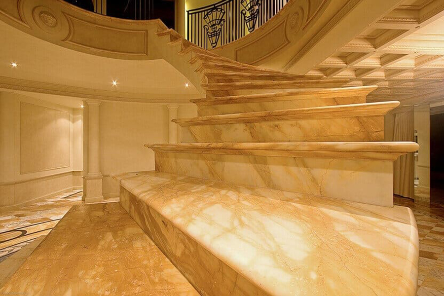 Лестницы из мрамора  Джиалло Сиена (Giallo Siena)